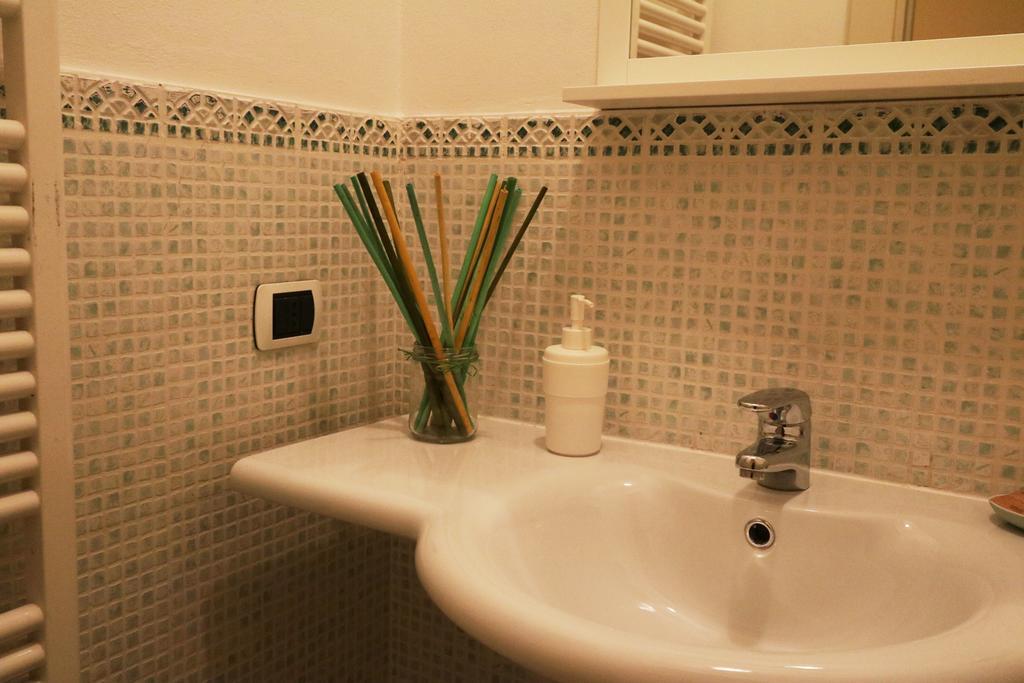 Ancient Courtyard Bonanomi 2 Bedroom Apartment Como Luaran gambar