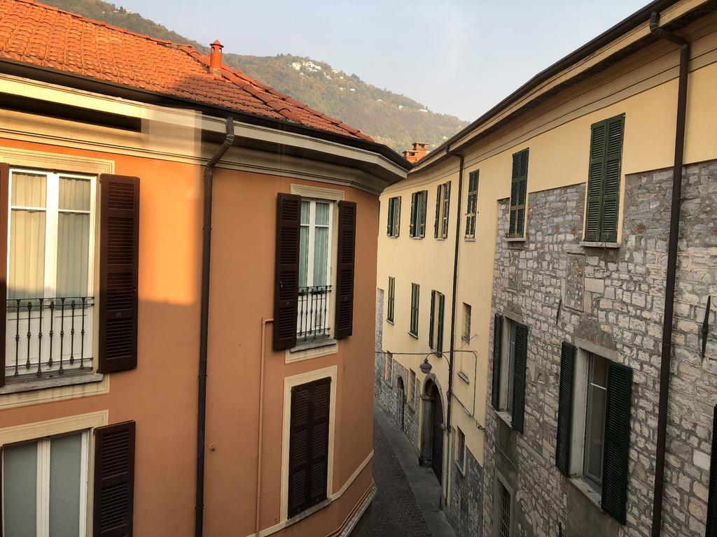 Ancient Courtyard Bonanomi 2 Bedroom Apartment Como Luaran gambar