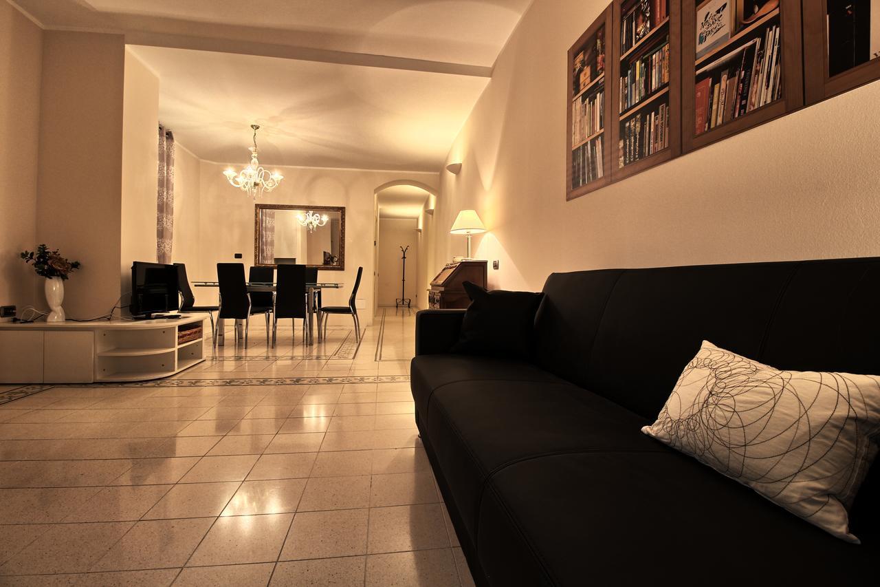 Ancient Courtyard Bonanomi 2 Bedroom Apartment Como Luaran gambar